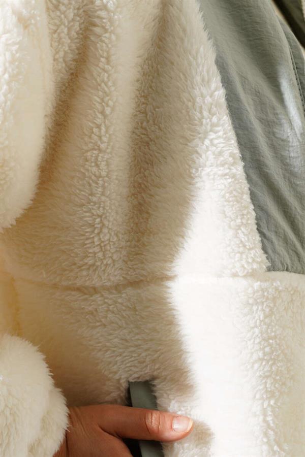 Garnished Pocket Short Plush Coat Gray