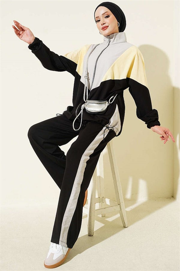 Trimmed Zippered Basic 2 Piece Set Black and Yellow