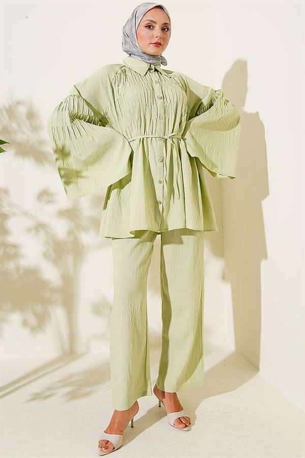 Wide-Sleeved Gathered 2 Piece Set in Light Green