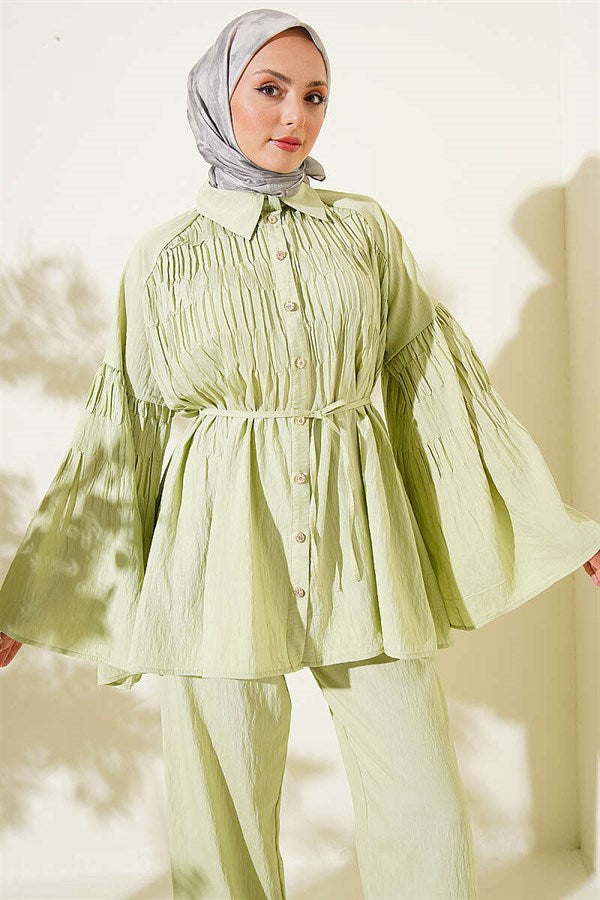 Wide-Sleeved Gathered 2 Piece Set in Light Green