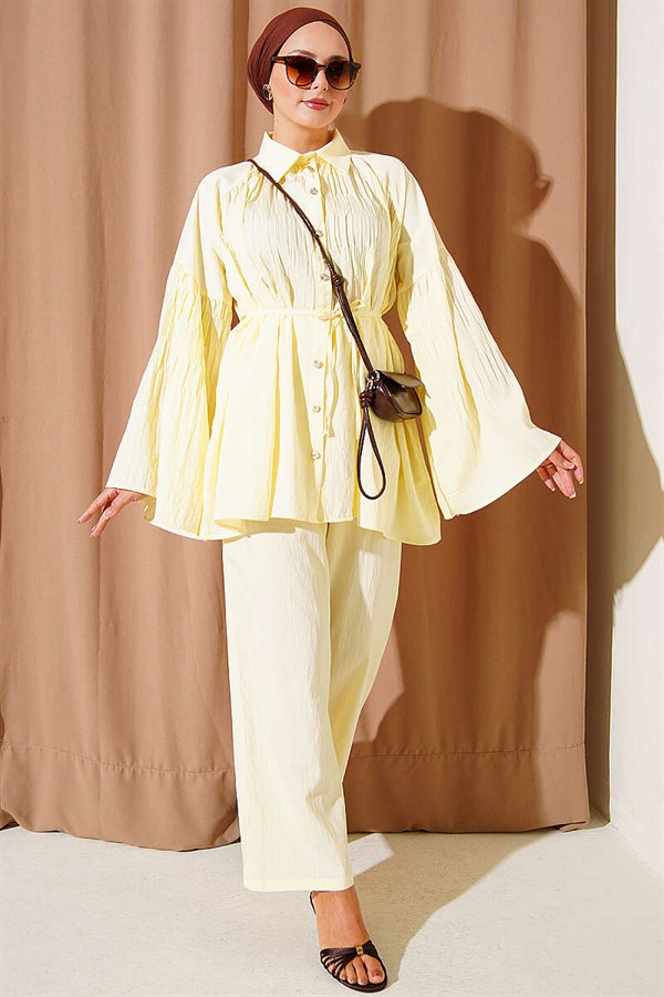 Wide-Sleeved Gathered 2 Piece Set in Yellow
