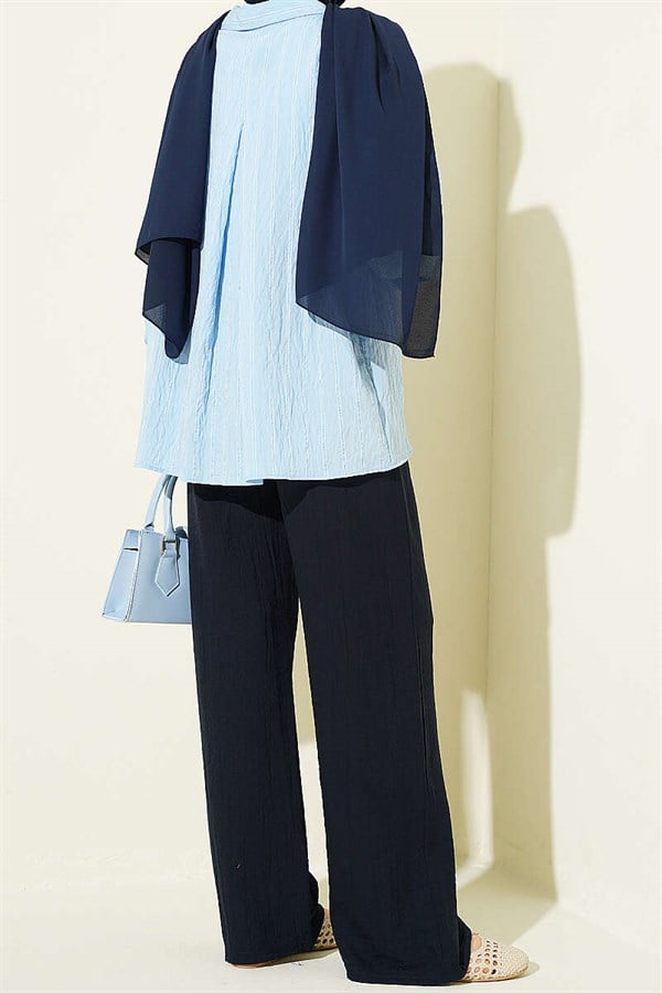 Wide-legged, elasticated waist trousers, navy blue.