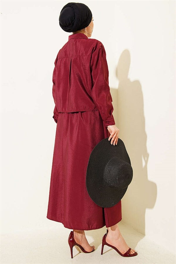 2 Piece Set of blouse and skirt with hidden buttons, burgundy.