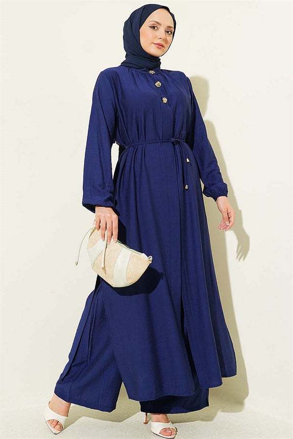 2 Piece Set with long tunic and hidden buttons, navy blue.