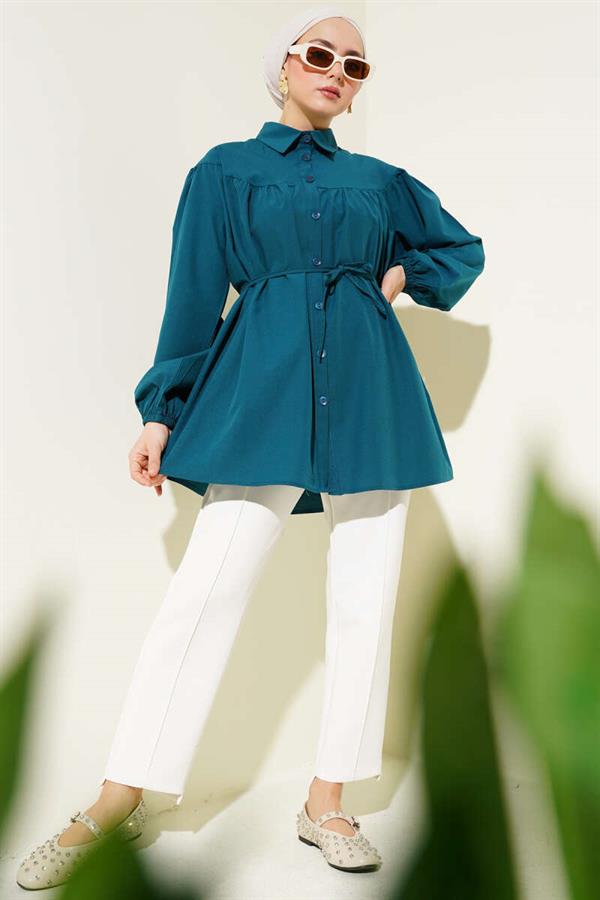 Shirt with Drawstring and Belt in Chest Petrol