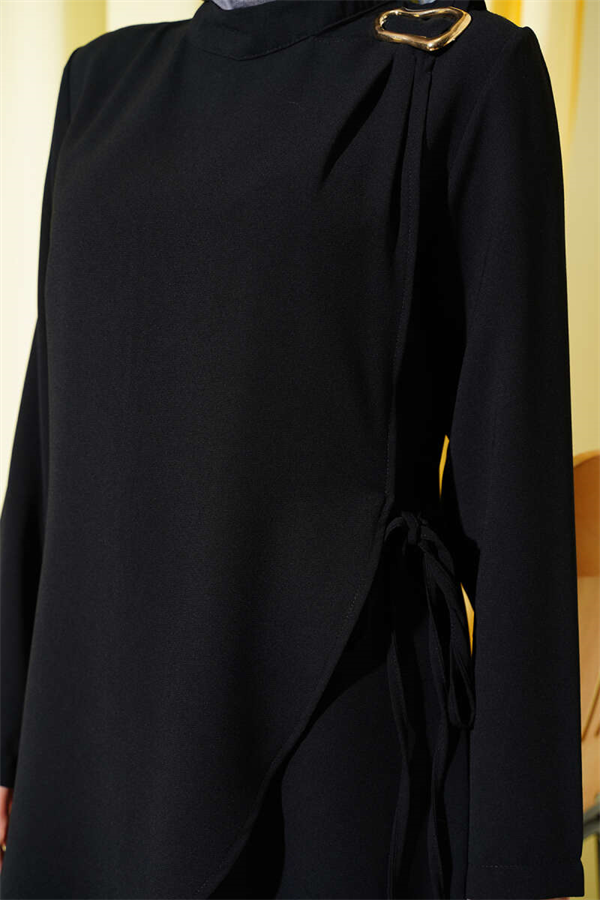 2 Piece Set with gold accessories and tie closure, black.