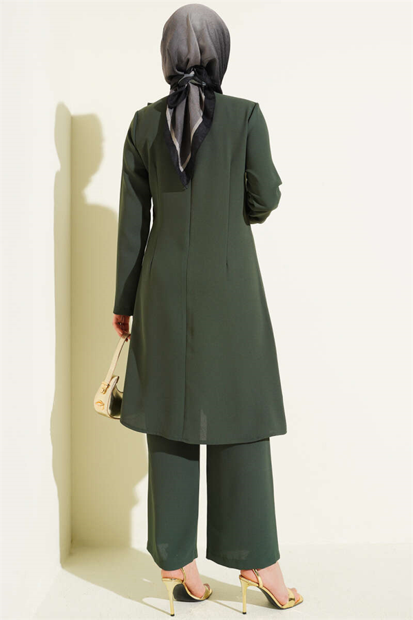 Emerald 2 Piece Set with Gold Accessories and Tie Back