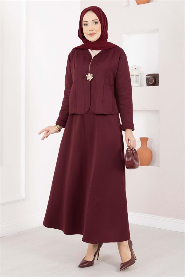 Burgundy Two-Piece Jacket and Skirt Set with Gold Brooch