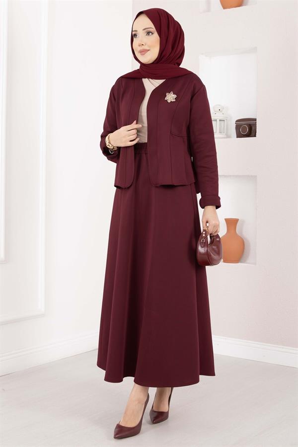 Burgundy Two-Piece Jacket and Skirt Set with Gold Brooch