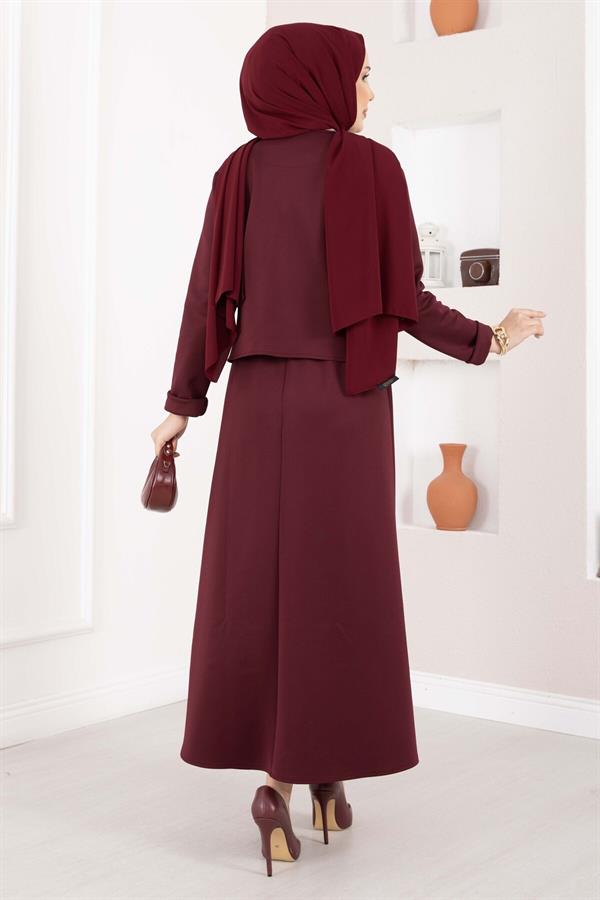 Burgundy Two-Piece Jacket and Skirt Set with Gold Brooch