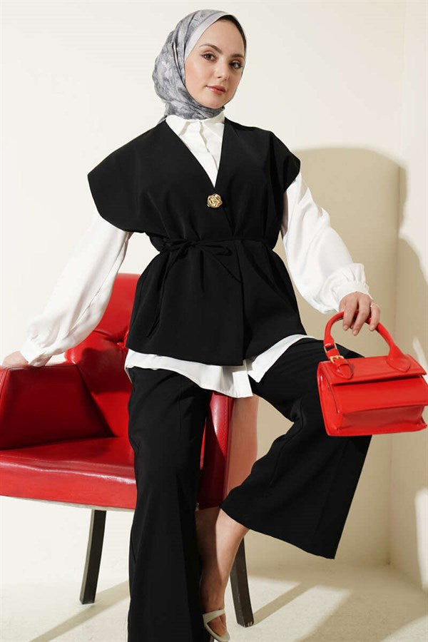 2 Piece Set with Gold Brooch and Vest, Black