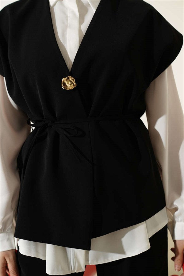 2 Piece Set with Gold Brooch and Vest, Black