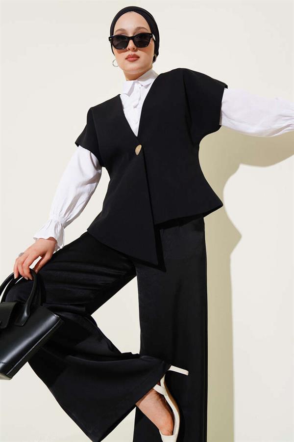 Gold Buttoned Basic Vest Black
