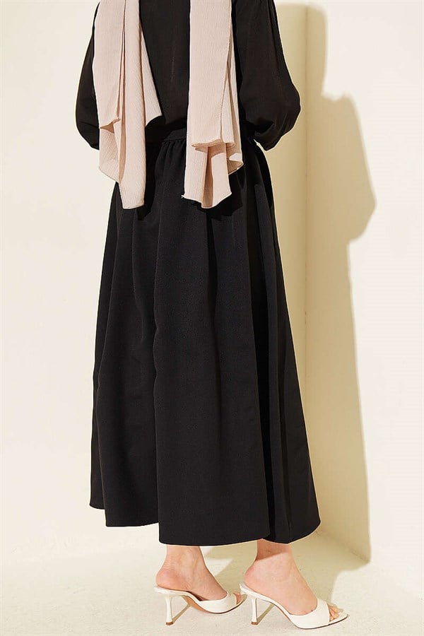 Gold Buttoned Pocketed Double Skirt Black