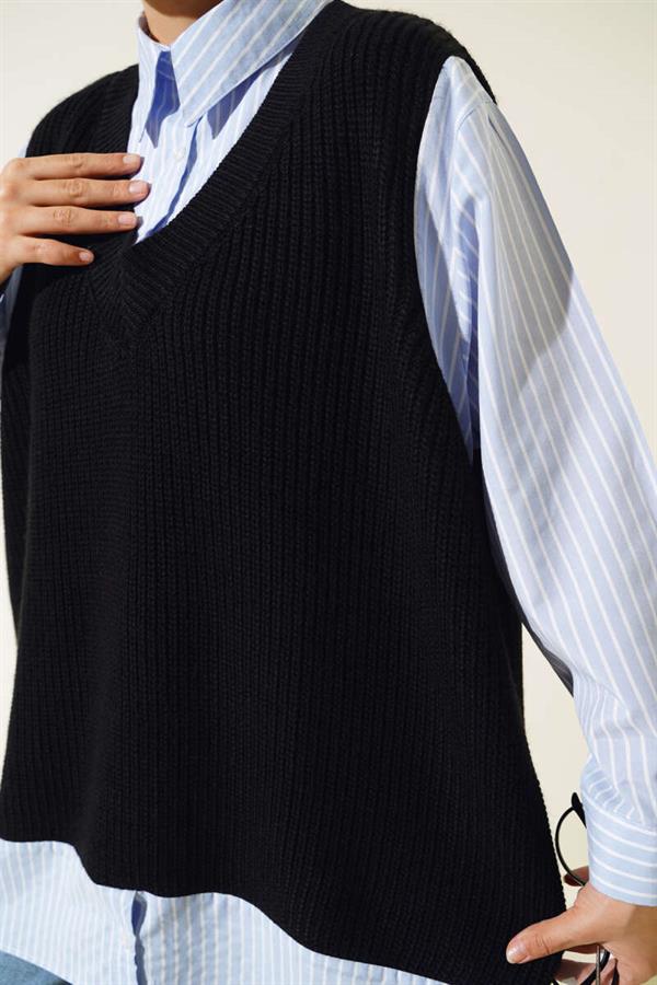 Shirt Collar Garnished Sweater Blue Black