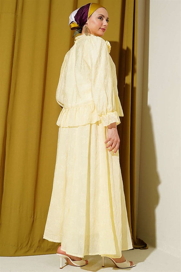 2 Piece Set with ruffled skirt and rose accessories, yellow.