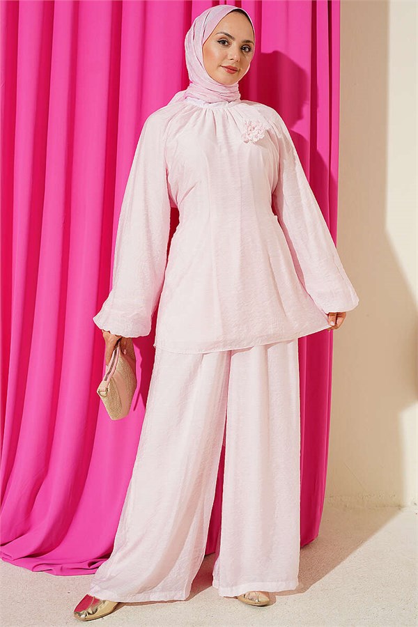 Loose 2 Piece Set in Pink with Rose Brooch