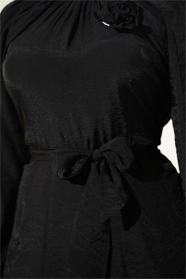Loose 2 Piece Set with Rose Brooch, Black