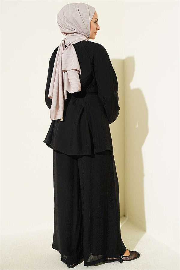Loose 2 Piece Set with Rose Brooch, Black