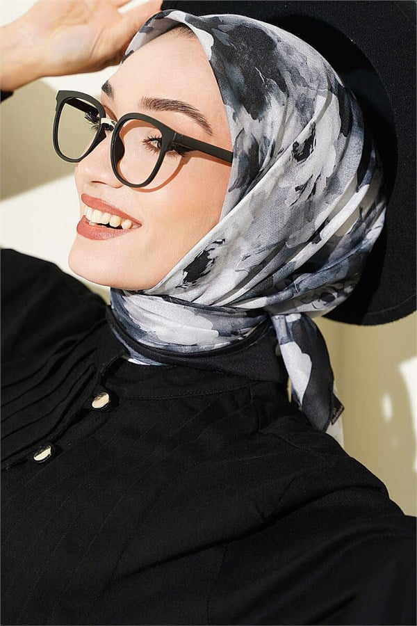 Rose Patterned Soft Scarf Black