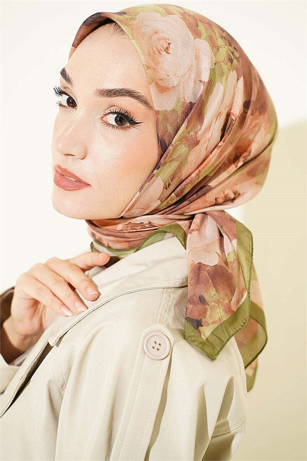 Rose Patterned Soft Scarf Green
