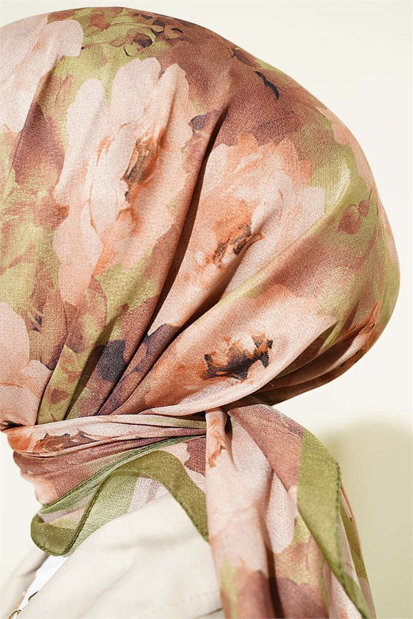 Rose Patterned Soft Scarf Green