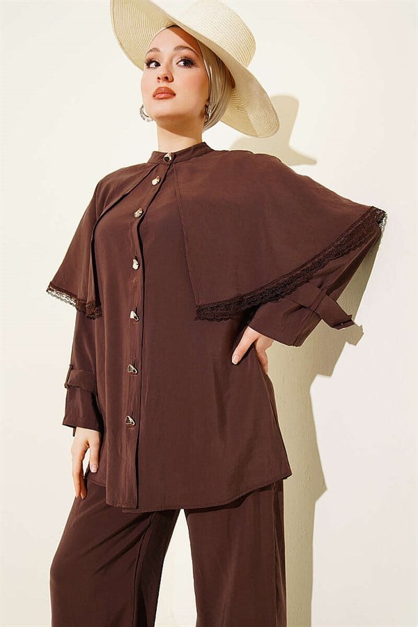 2 Piece Set with Lace Detail and Cape, Coffee