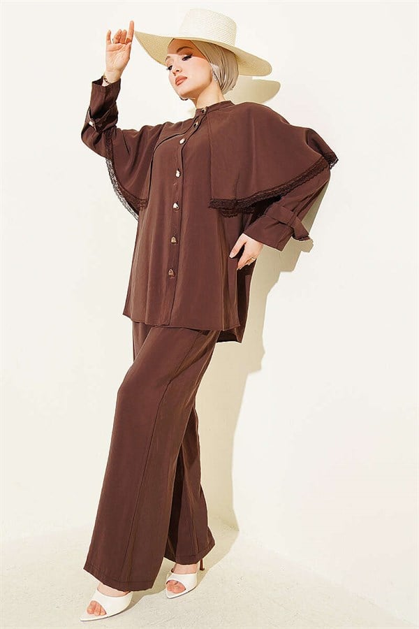 2 Piece Set with Lace Detail and Cape, Coffee