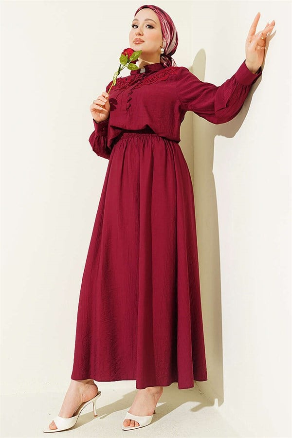 Lace Trimmed Half-British Buttoned Skirt 2 Piece Set in Burgundy