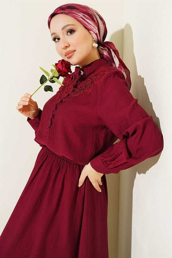 Lace Trimmed Half-British Buttoned Skirt 2 Piece Set in Burgundy