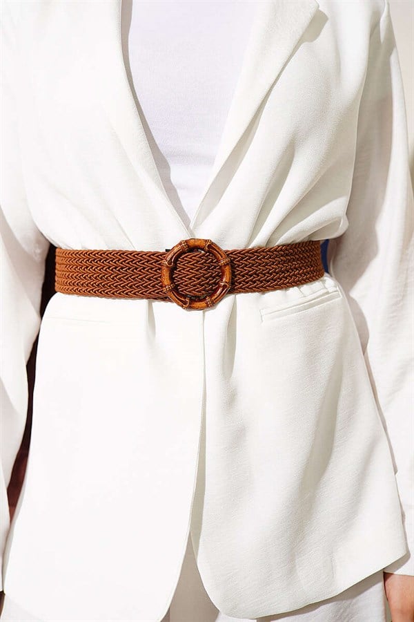 2 Piece Set with straw belt and jacket, ecru.