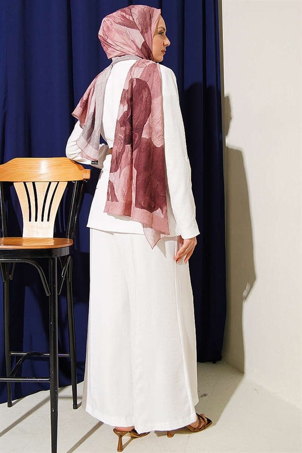 2 Piece Set with straw belt and jacket, ecru.
