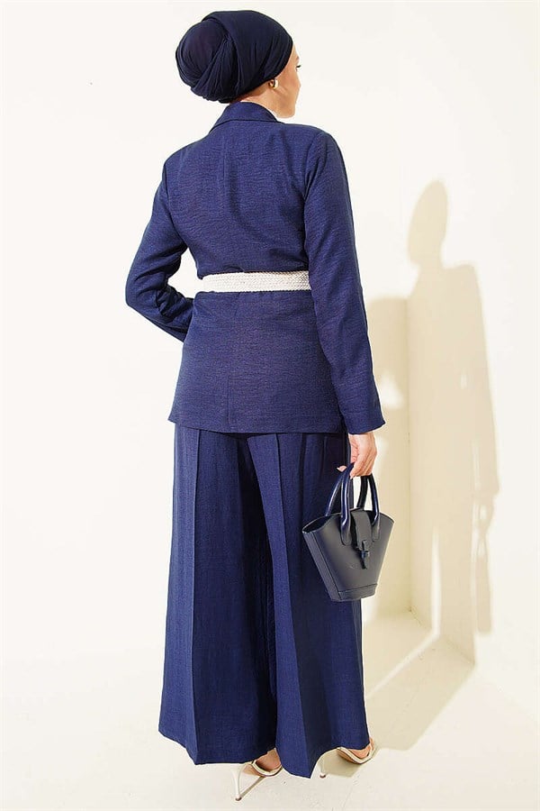 2 Piece Set with straw belt and jacket, navy blue.