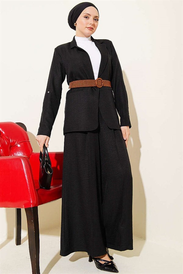 2 Piece Set with straw belt and jacket, black.