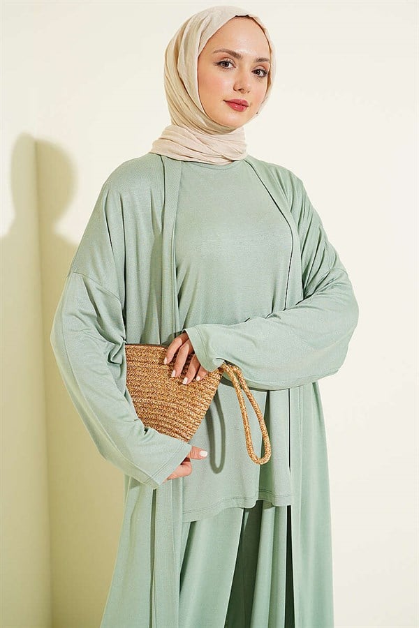 Loose-fitting 3 Piece Set set with cardigan, light green.