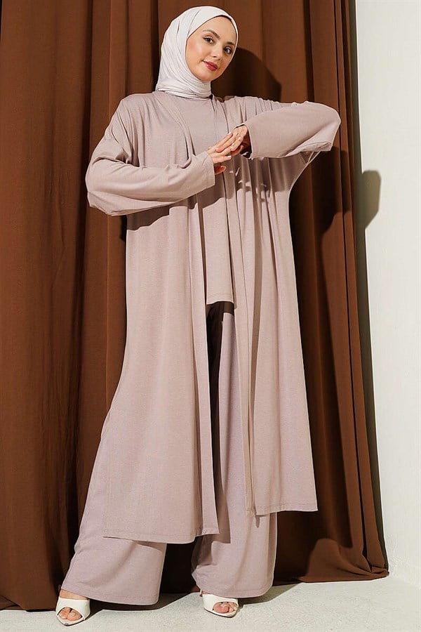 Loose-fitting 3 Piece Set set with cardigan in powder pink.