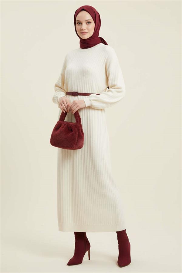 Loose Knitted Dress in Ecru with Thin Stripes