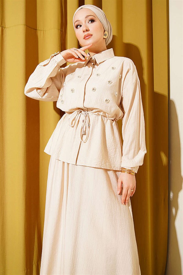 Pearl Flower Waist Tunnel Skirt 2 Piece Set in Beige