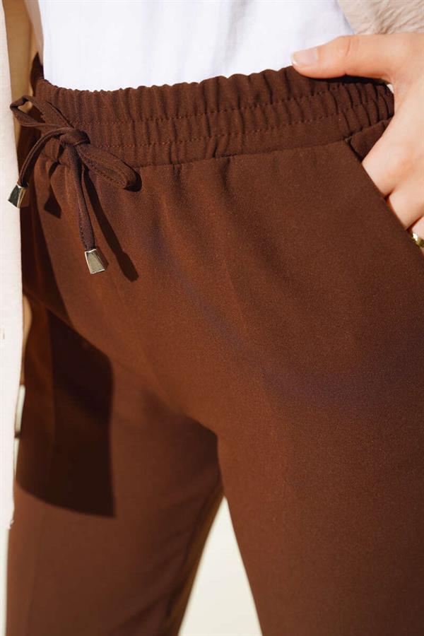 String Detailed Elastic Waist Skinny Leg Brown Trousers