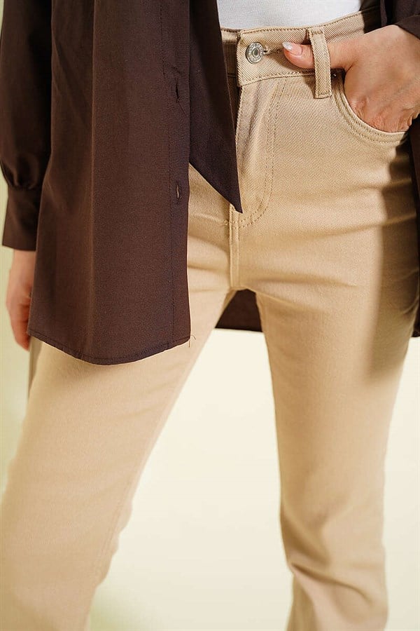 Spanish Button-Down Jeans, Beige