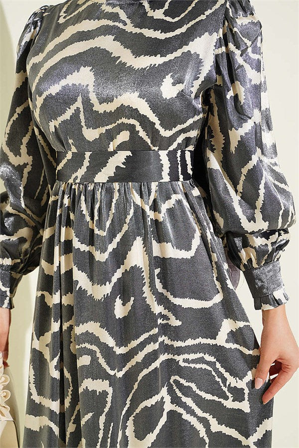 Jacquard Sleeve Pleated Dress Black
