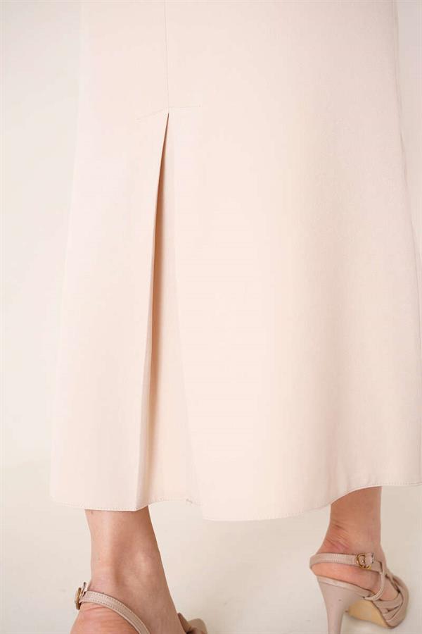 Closed Slit Pencil Skirt Beige