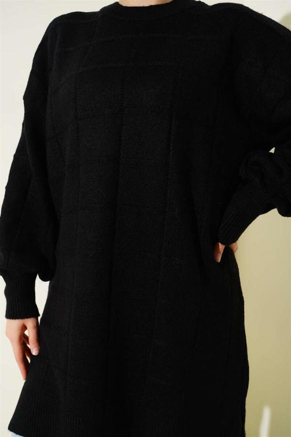 Square Patterned Soft Knit Tunic Black