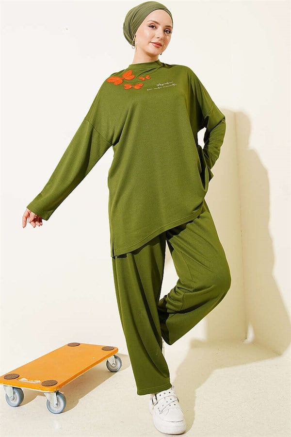 Butterfly Embroidered 2 Piece Set, Green
