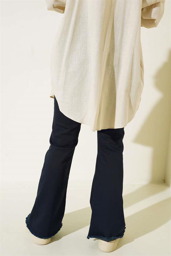 Belted Bell-bottomed Jeans in Dark Blue