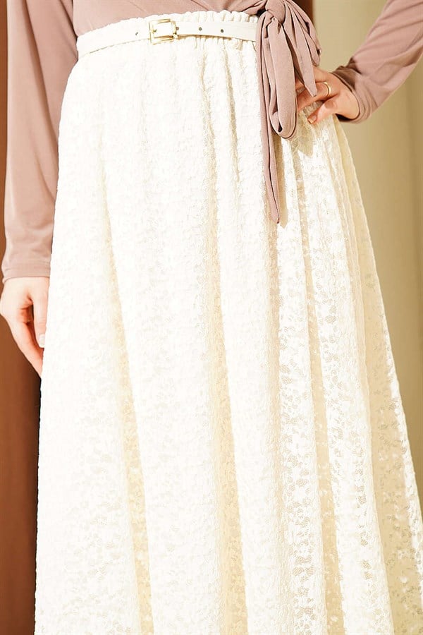 Cream-colored lace skirt with elasticated waist and belt.