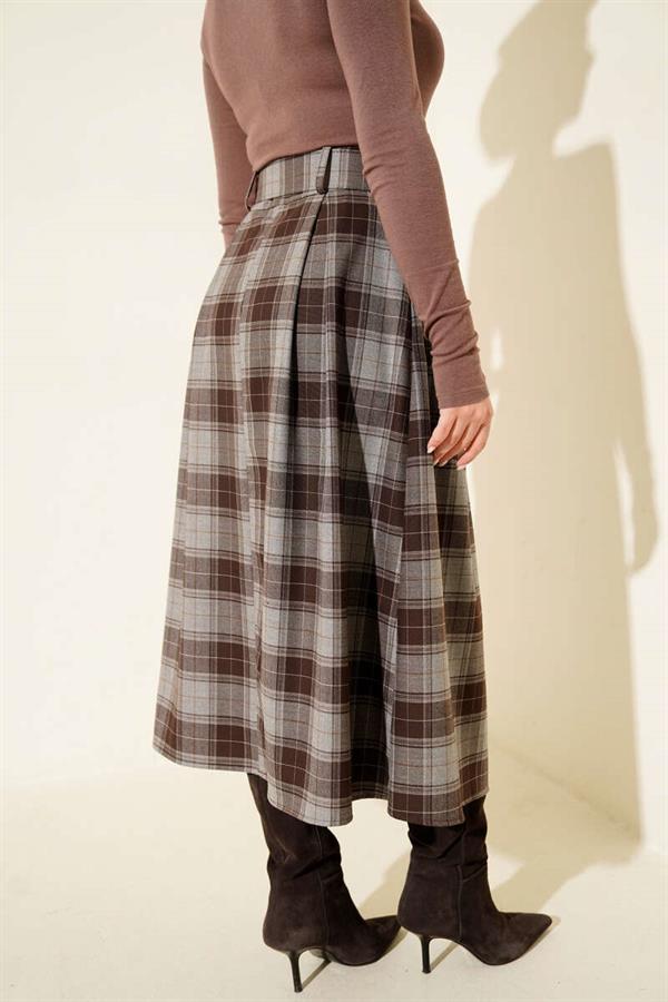 Belted Plaid Skirt with Darts, Grey