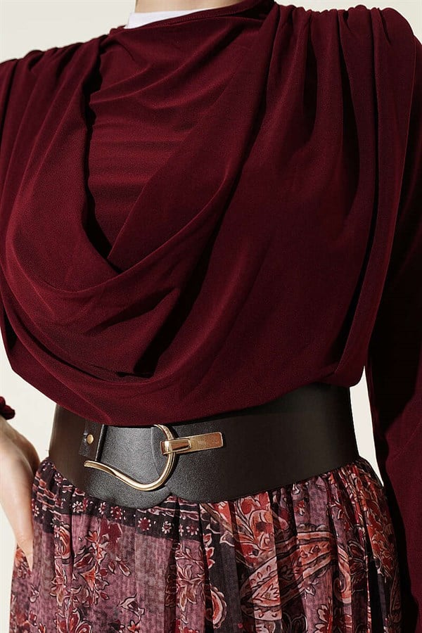 2 Piece Set with belt and ethnic pattern, burgundy.