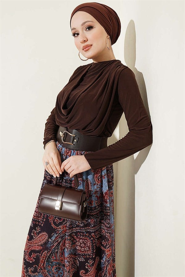 2 Piece Set with belt and ethnic pattern, coffee color.