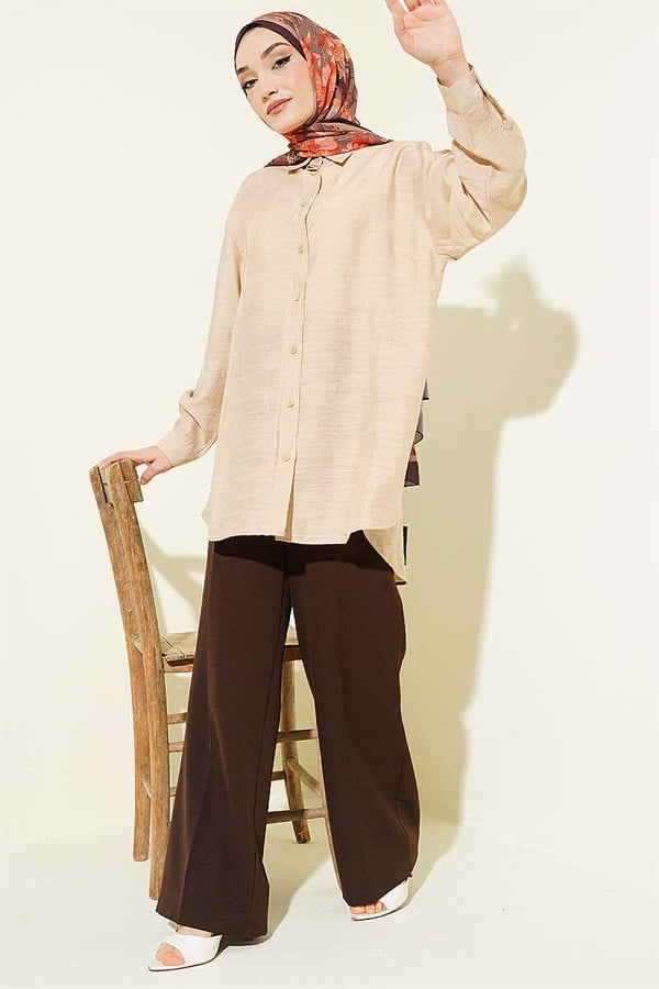 Self-patterned floral shirt, beige.